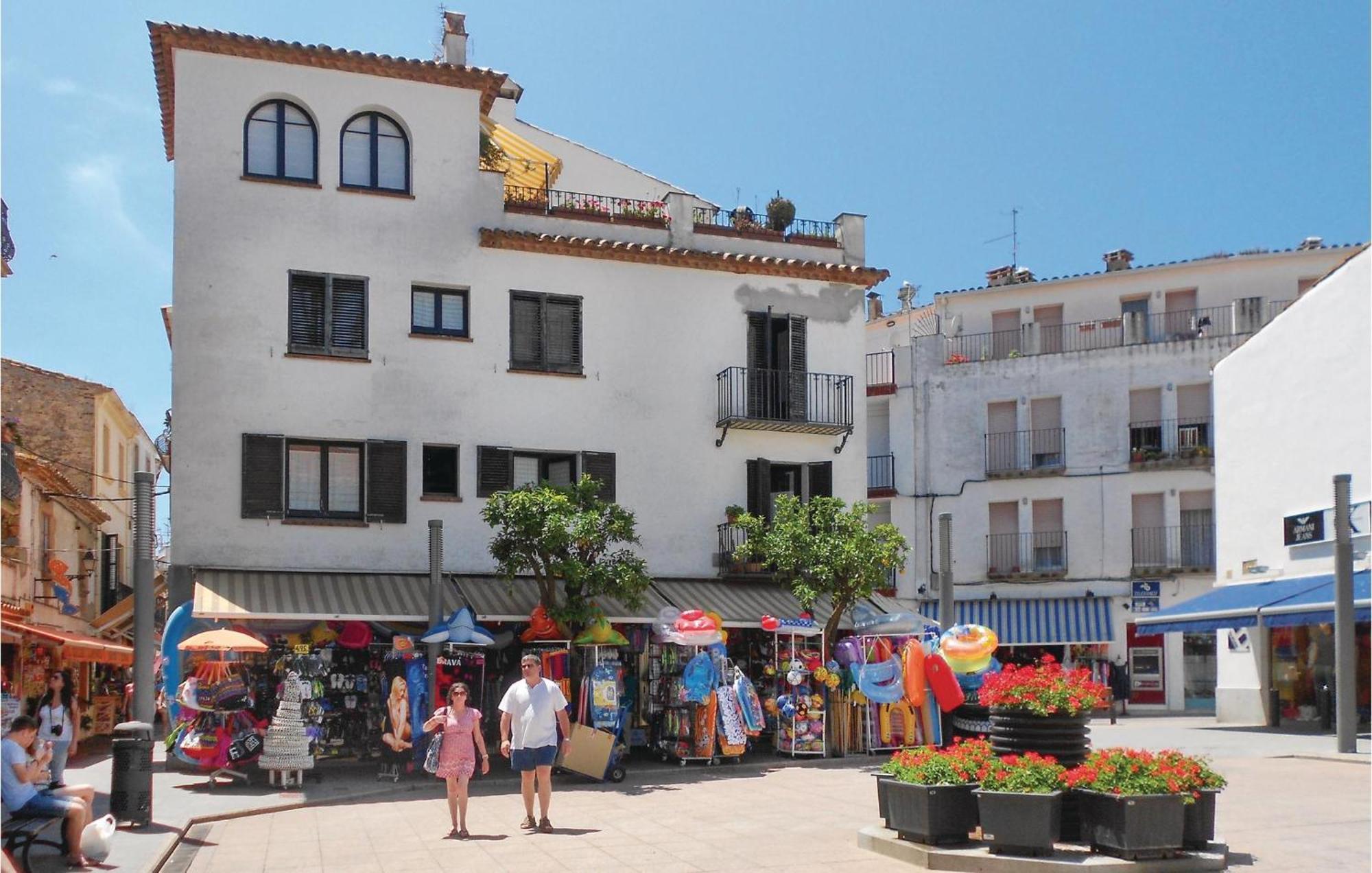 Stunning Apartment In Tossa De Mar With Kitchen Zewnętrze zdjęcie